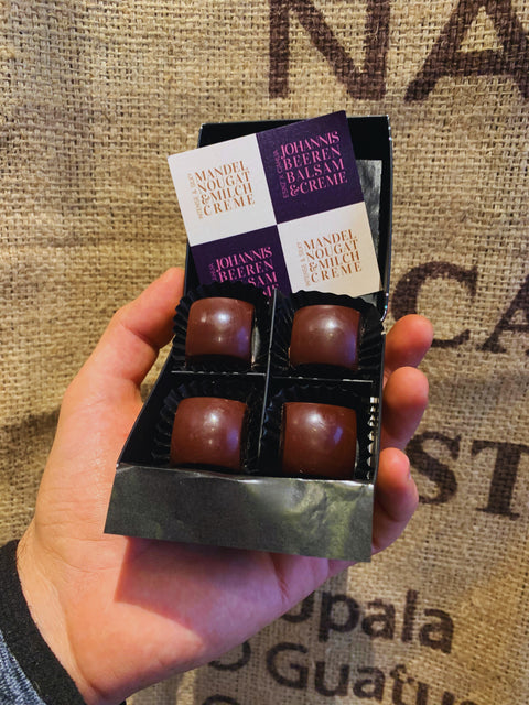 Pralinenbox | handwerklich hergestellte Pralinen | Bean to Bar Pralinen