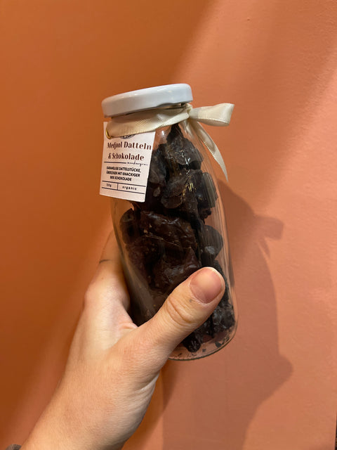 Schokolierte Datteln | Medjool Datteln in Schokoladenhülle | zuckerfrei & vegan