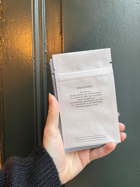 **Pre-Sale 2025**Ceremonial Cacao Adventskalender | Achtsam durch die Weihnachtszeit | Kakaozeremonie